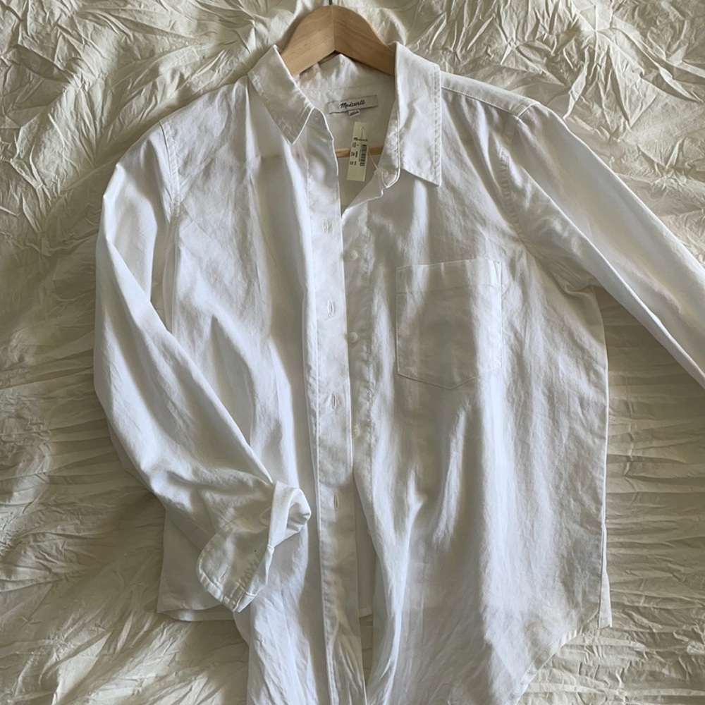 NWT!! Madewell front tie button up shirt in white, size S! Never worn!